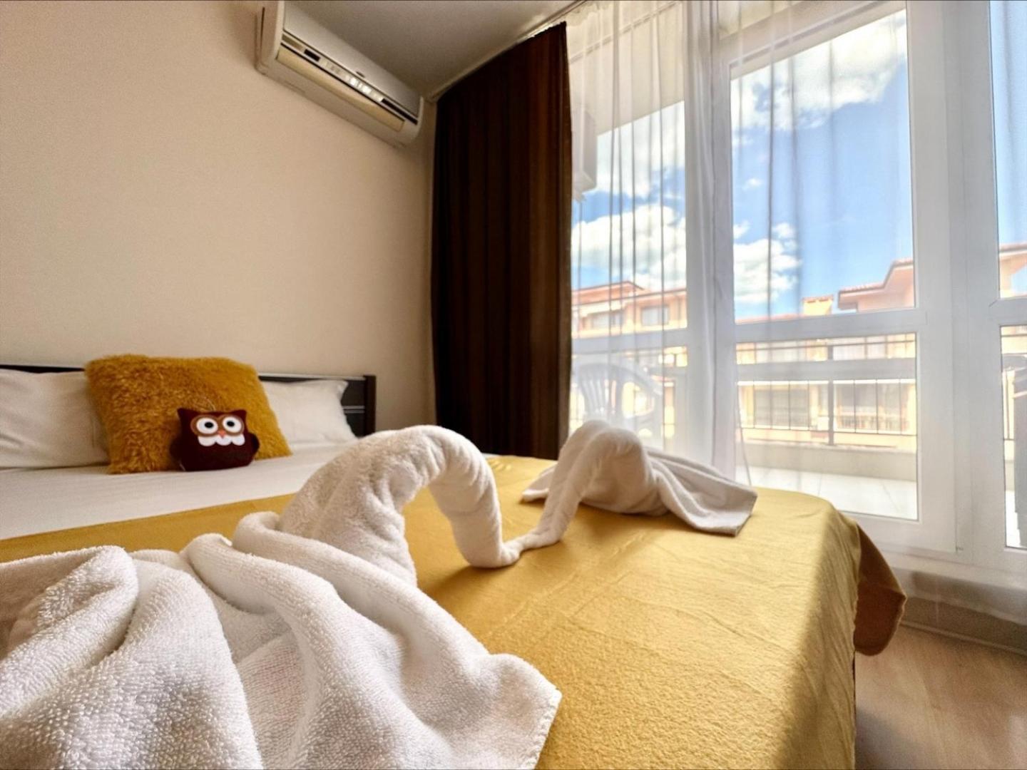 Menada Luxor Apartments Sveti Vlas Oda fotoğraf