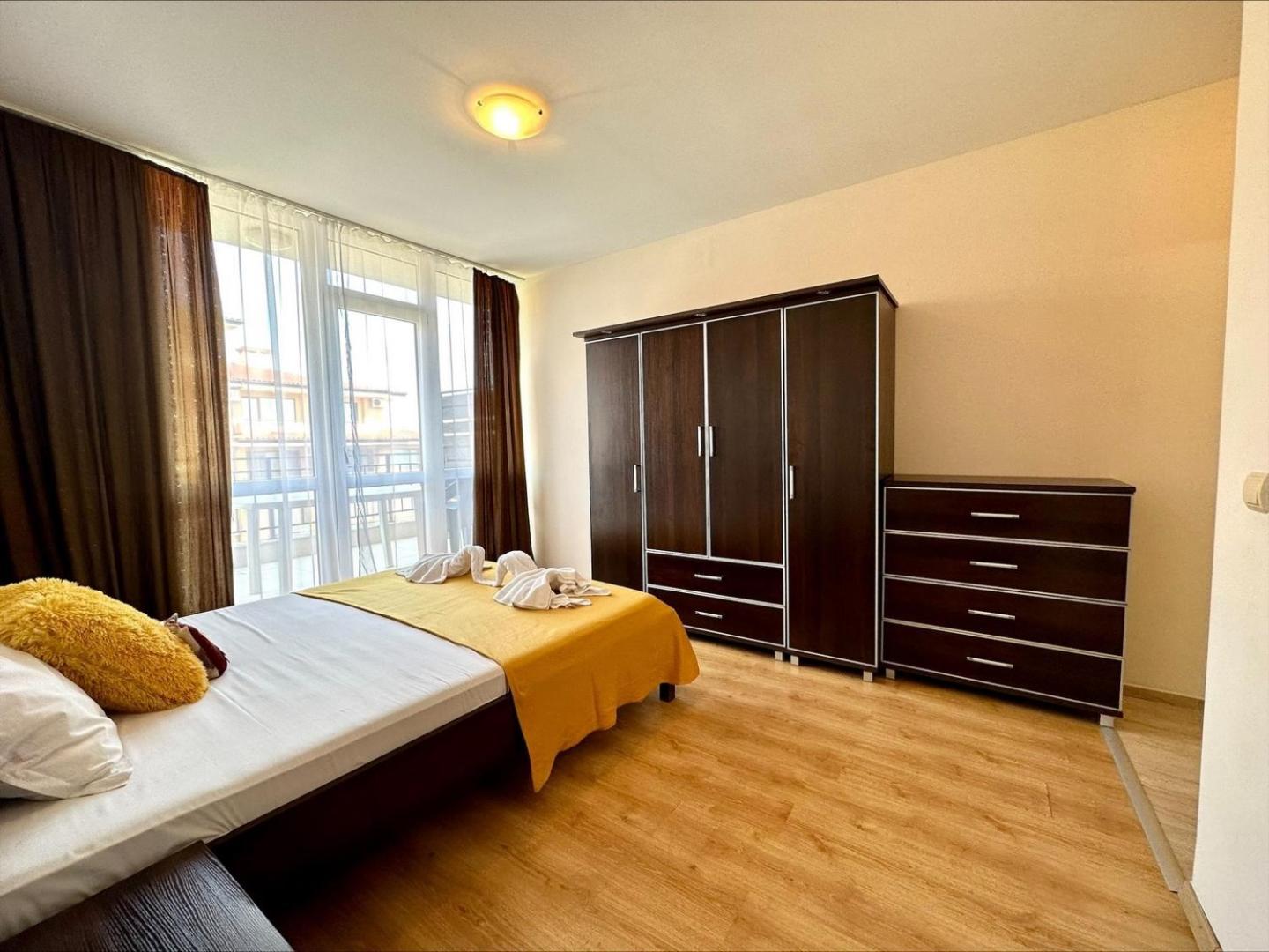 Menada Luxor Apartments Sveti Vlas Oda fotoğraf