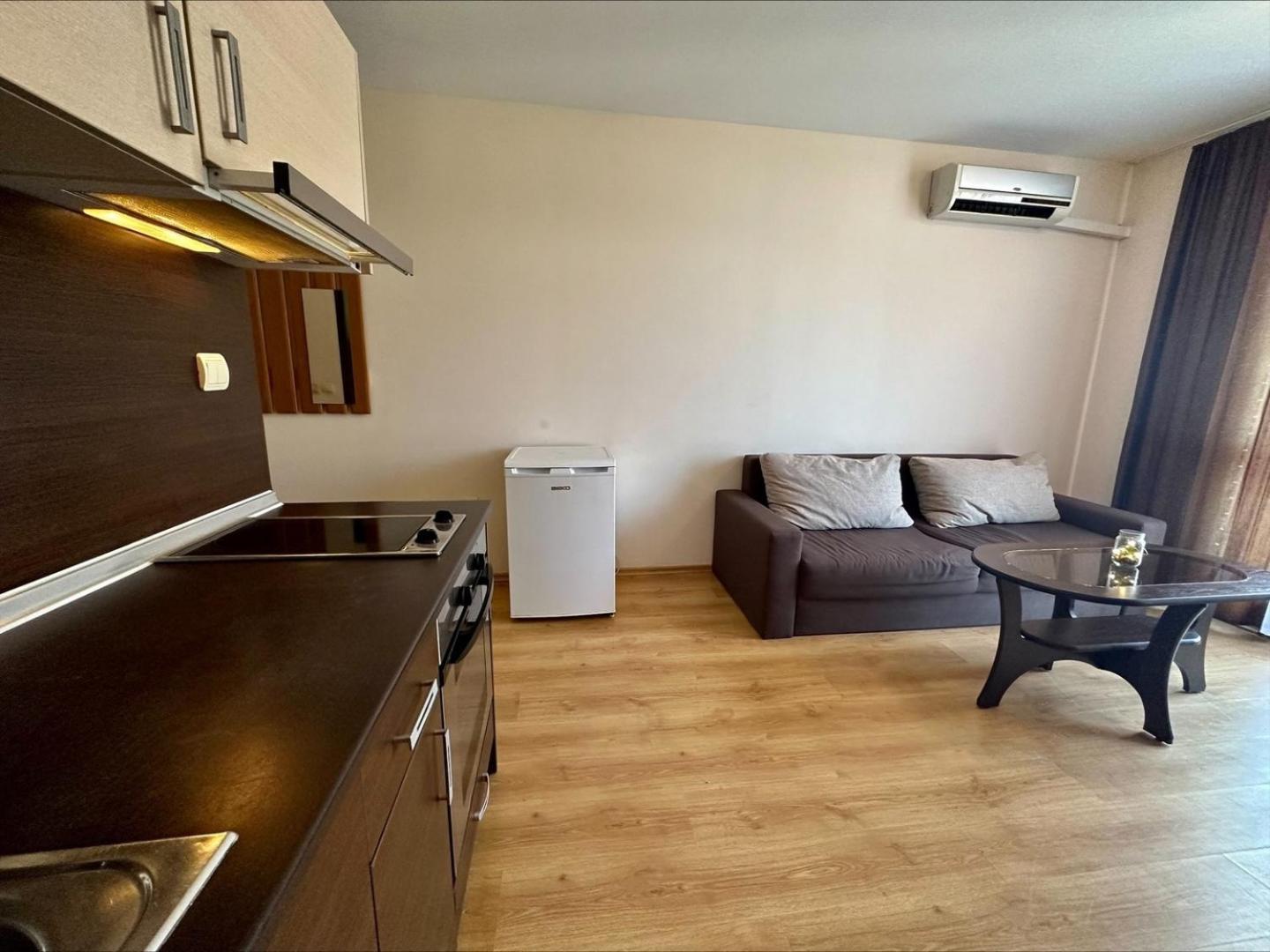 Menada Luxor Apartments Sveti Vlas Oda fotoğraf