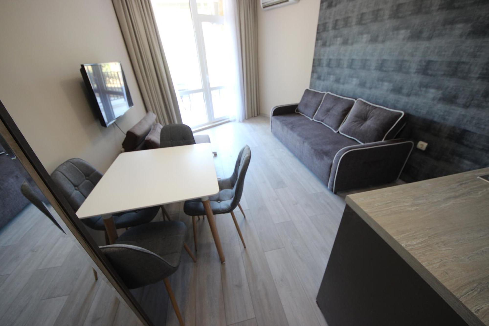 Menada Luxor Apartments Sveti Vlas Oda fotoğraf