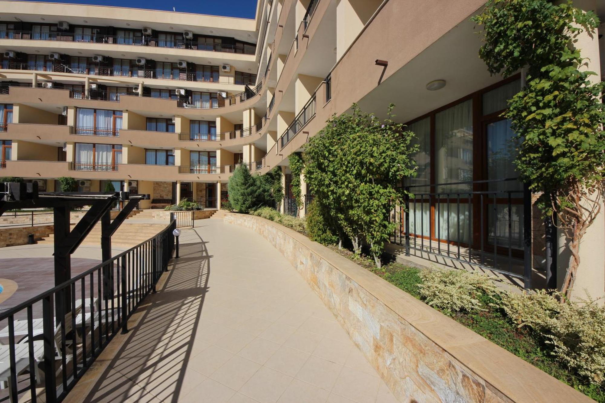 Menada Luxor Apartments Sveti Vlas Dış mekan fotoğraf